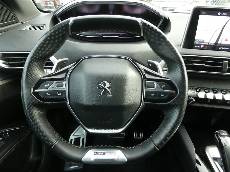 Peugeot 5008 1,6 133kW GT-line AT8,7.míst,D - fotka 33 z 50