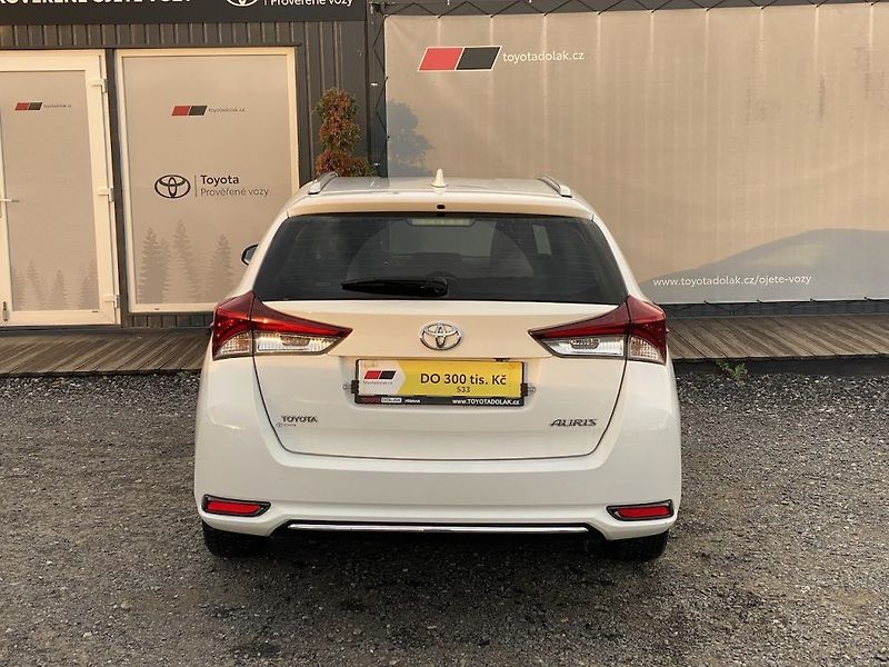 Toyota Auris 1.4D, ČR, Active, manual - fotka 5 z 29