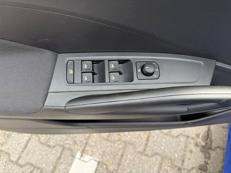 Škoda Fabia Selection 1,0MPI 59kW MT5/P187 - fotka 10 z 24