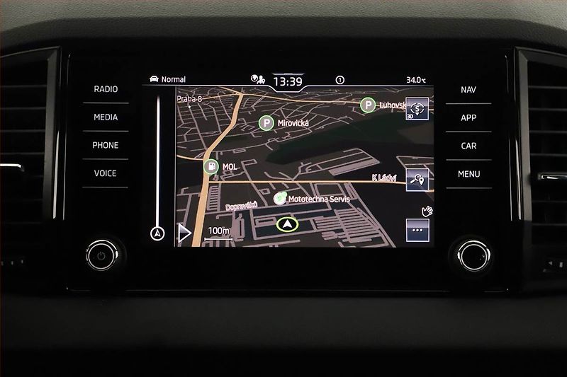 Škoda Karoq (2022) Sportline 1.5 TSI - fotka 14 z 21