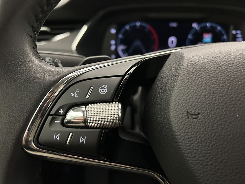 Škoda Octavia 2.0 TDI Style - fotka 12 z 27