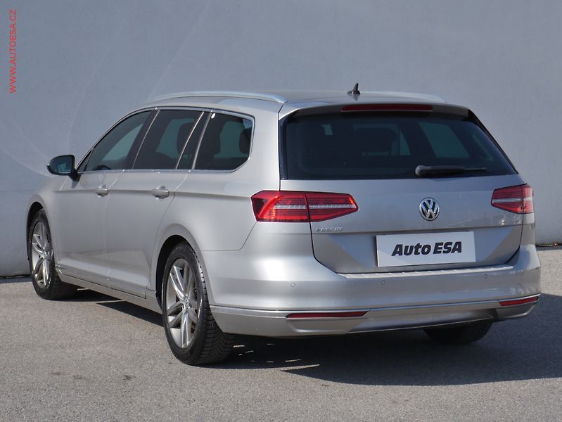 Volkswagen Passat (2017) 2.0TDi, Highline, DSG, LED - fotka 6 z 26