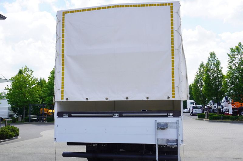 Mercedes-Benz (2018) Arocs 1827 / Driver education - fotka 9 z 24