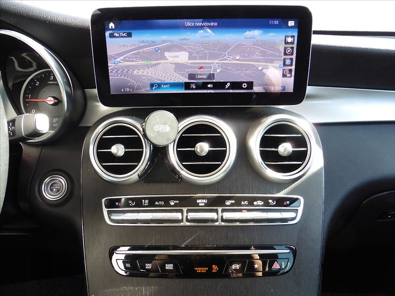 Mercedes-Benz GLC 220d 4Matic - fotka 18 z 24