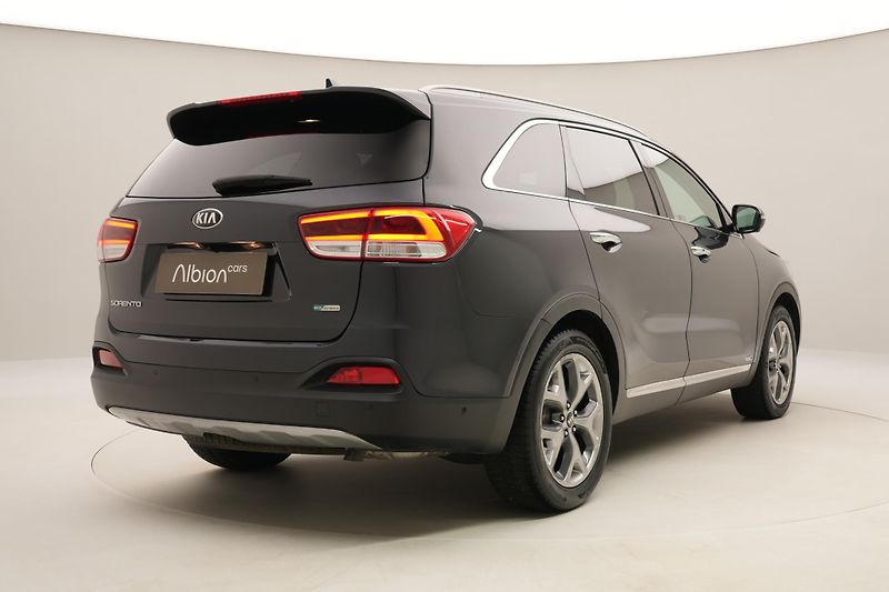 Kia Sorento 2.2 CRDi 147kW AWD AUT 7míst - fotka 12 z 56