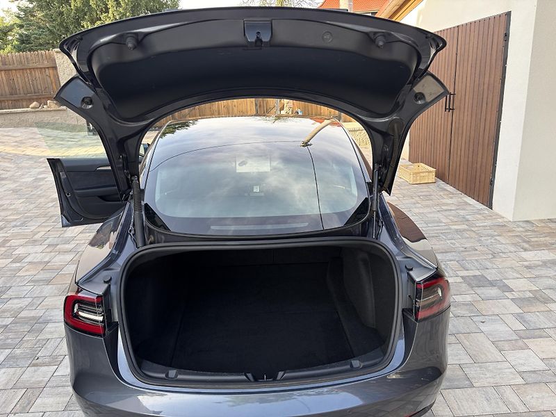 Tesla Model 3 (2022) SR+60,LFP-6L, SOH 96% - fotka 10 z 14