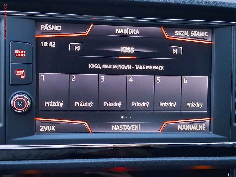 Seat Leon (2018) 1.8 TSi, FR, LED, navi, TZ - fotka 16 z 17