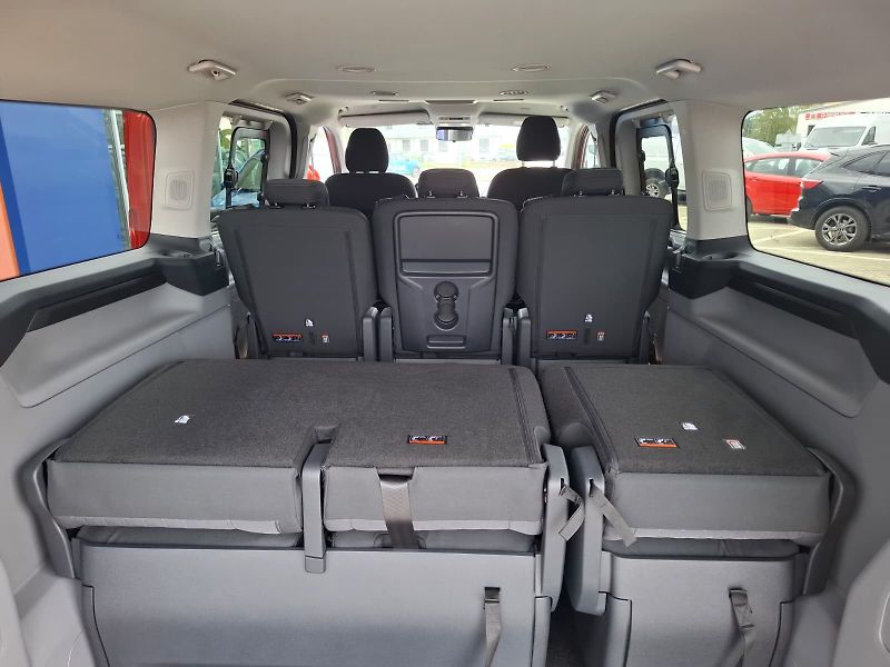 Ford Tourneo Custom (2026) Titanium L2, Tourneo, 2.0 EcoB - fotka 14 z 14
