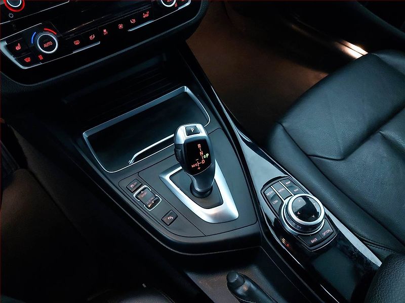 BMW Řada 1 (2017) 118d, Automat, Navi, Tempomat - fotka 13 z 20