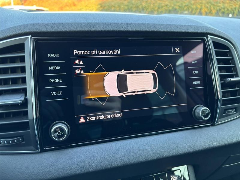 Škoda Karoq 2,0 TDi 110kW Style ADAPTIV - fotka 17 z 45