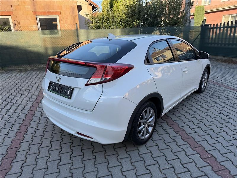 Honda Civic 1,8 i-VTEC COMFORT - fotka 3 z 20