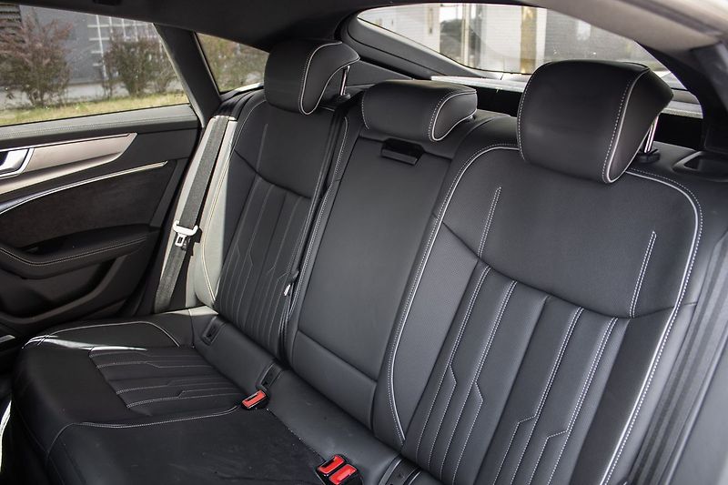 Audi A7 S-Line 50TFSIe 220kW - fotka 35 z 35