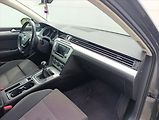 Volkswagen Passat 1,6 TDi Aut.klima Navi Kamera - náhled 26