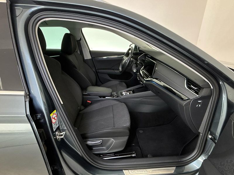 Škoda Octavia Style 4x4 DSG - fotka 9 z 29