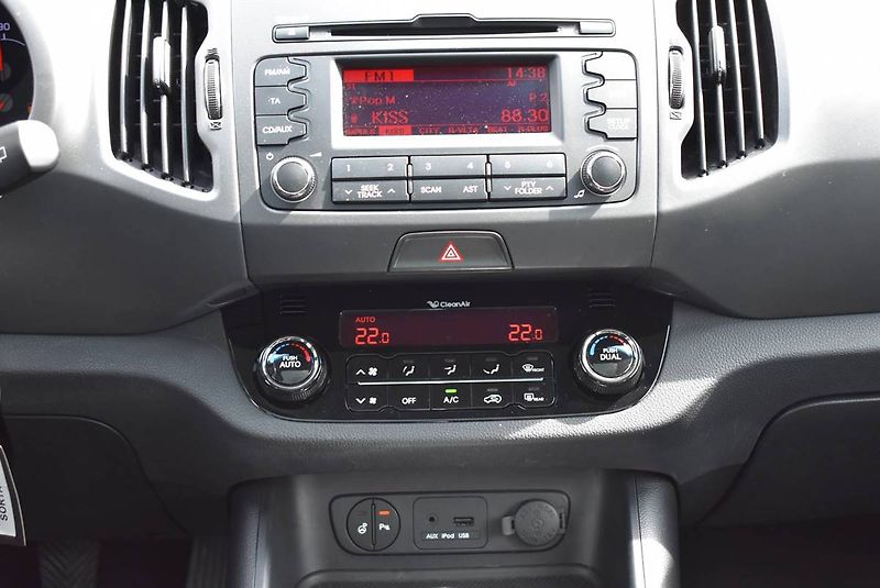 Kia Sportage 1,6 16V 1.M, PDC,KAMERA,AKCE - fotka 11 z 19
