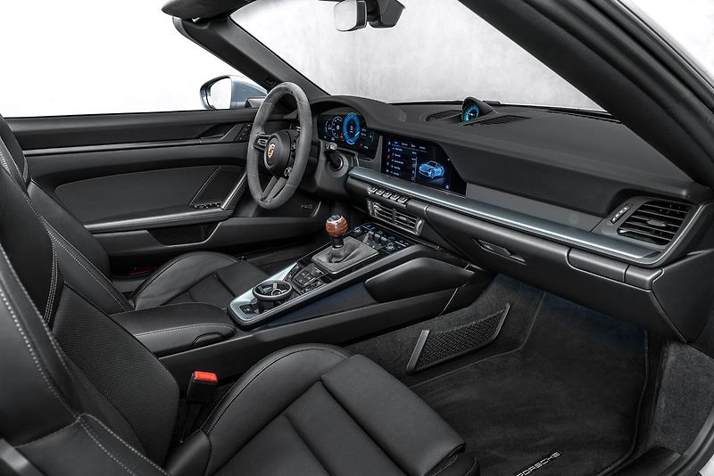 Porsche 911 Carrera T Cabrio Sport Chrono - fotka 15 z 28