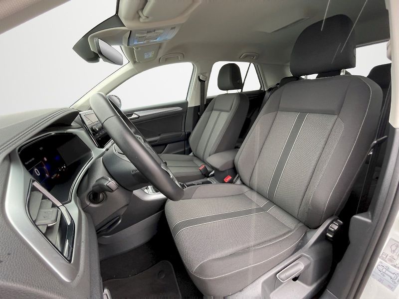Volkswagen T-Roc (2023) 1.0 TSI 81 kW Life - fotka 24 z 31
