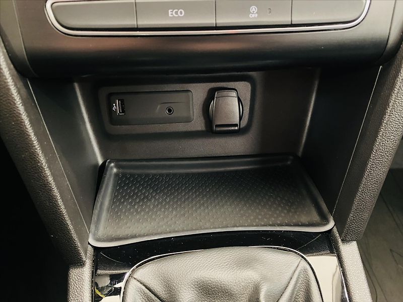 Renault Mégane 1,3 TCe 85 kW 1. maj. ČR - fotka 19 z 25