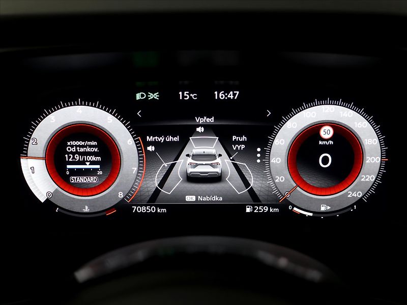 Nissan Qashqai 1,3 T-GDI N-Connecta CZ - fotka 17 z 32