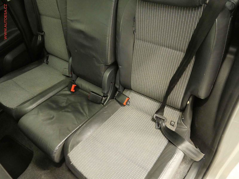 Škoda Roomster (2006) 1.4i, Panor, AC - fotka 10 z 19