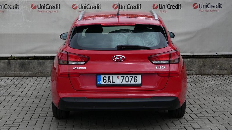 Hyundai i30 Kombi 1,0 T-GDI Trikolor - fotka 4 z 22