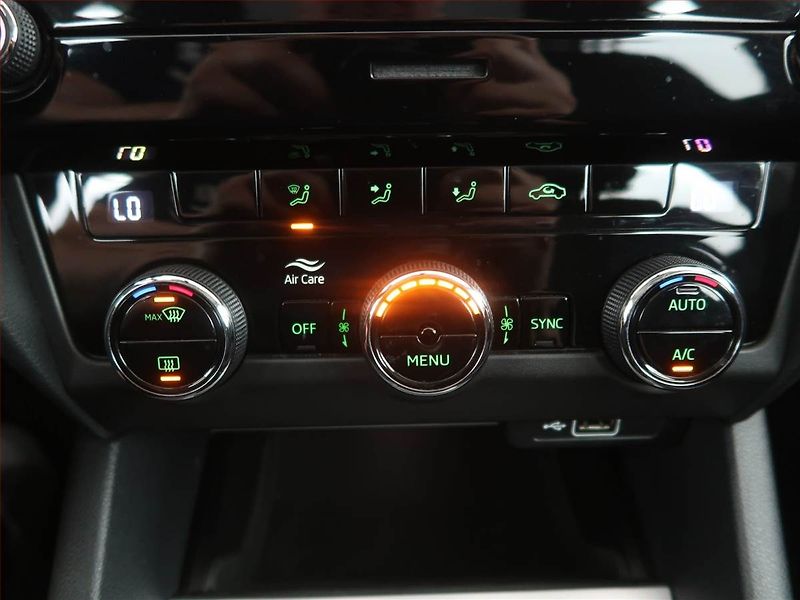 Škoda Octavia (2019) Ambition 1.6 TDI, Serv.kniha - fotka 17 z 19