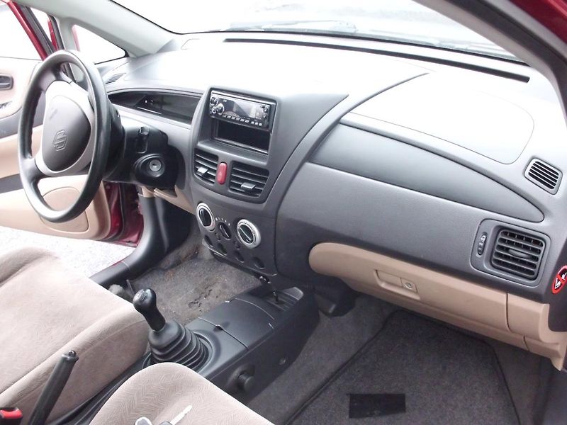 Suzuki Liana (2001) Volat 602 320593 - fotka 7 z 16