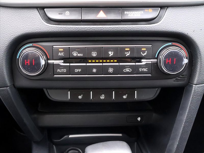Kia Ceed 1,5 T-GDI 117kW DCT TOP DPH CZ - fotka 21 z 29