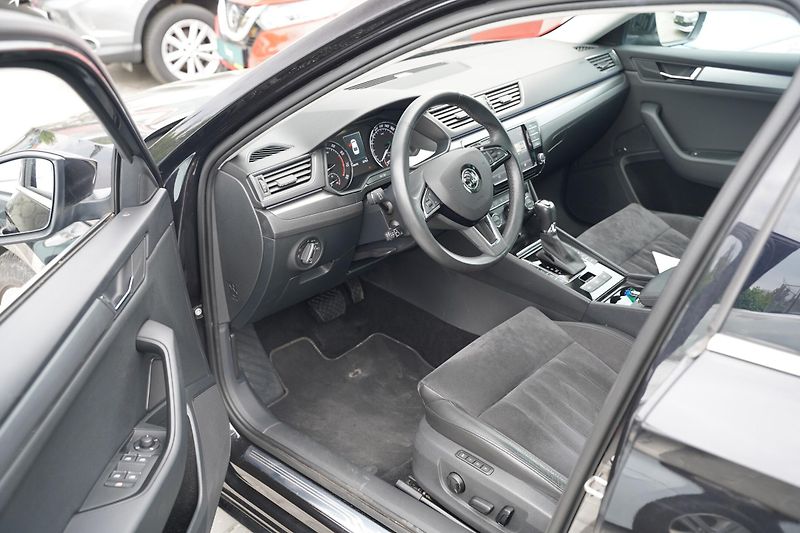 Škoda Superb - fotka 5 z 6