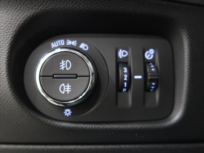 Opel Mokka 1,2 96 KW Automat zánovní - fotka 17 z 35