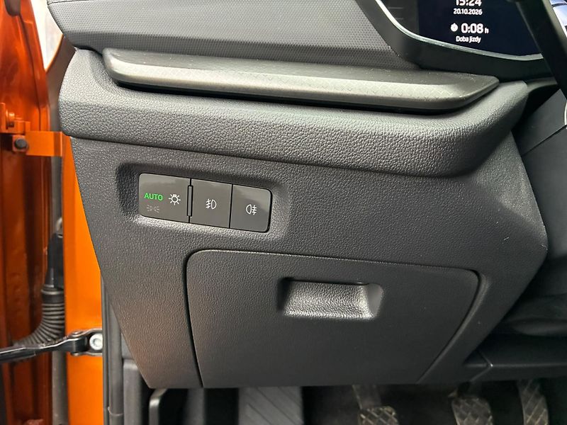 Škoda Octavia (2022) 1.5TSi,110KW,VYHŘ.SEDADLA,TEMP - fotka 19 z 21