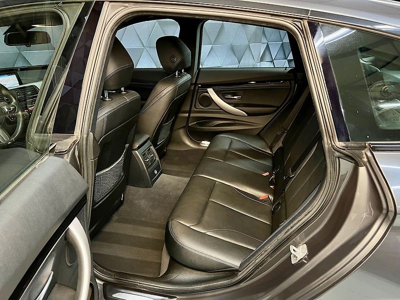 BMW Řada 3 320d GT xDrive M-PAKET - fotka 12 z 26