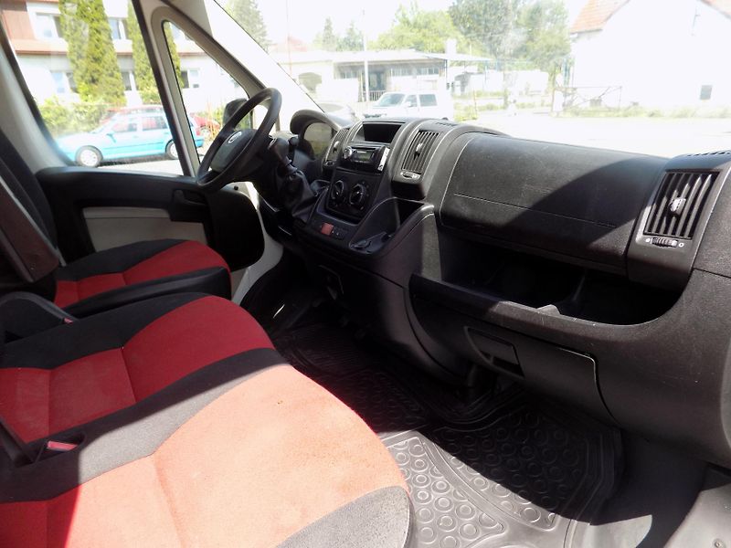 Fiat Ducato (2012) 2,3 109KW 7MÍST 3STR SKLÁPĚČ  - fotka 31 z 49