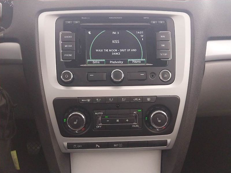 Škoda Octavia (2010) 1.6 TDI, Tempomat - fotka 12 z 22