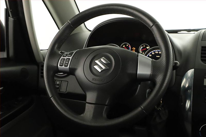Suzuki SX4 (2014) 1.6 VVT - fotka 8 z 12