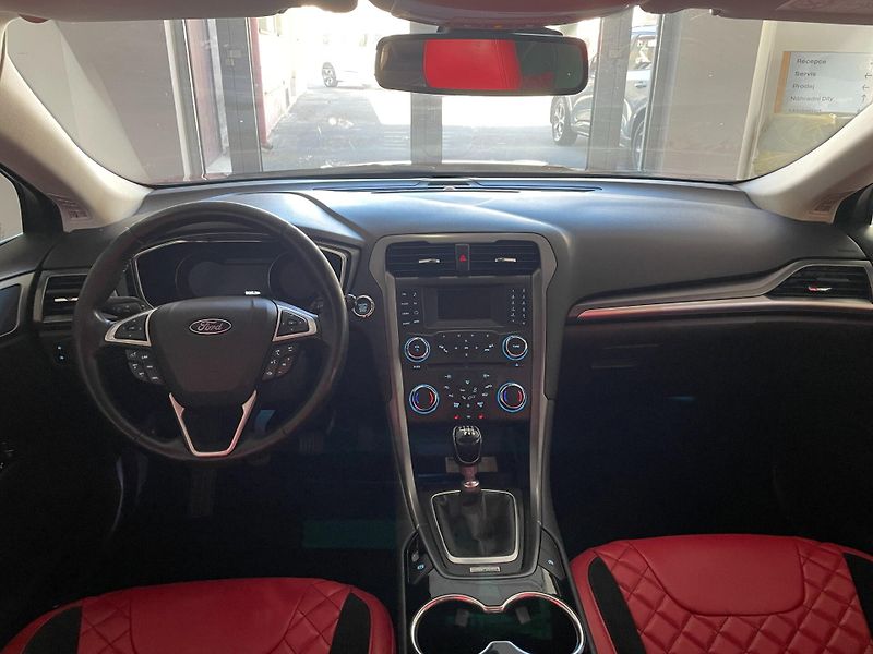 Ford Mondeo (2015) Titanium 1.5 EcoBoost 118kW - fotka 10 z 16