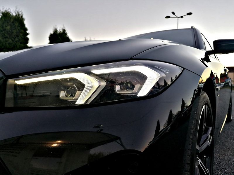 BMW Řada 3 (2023) 320e M-Sport PHEV - fotka 43 z 47