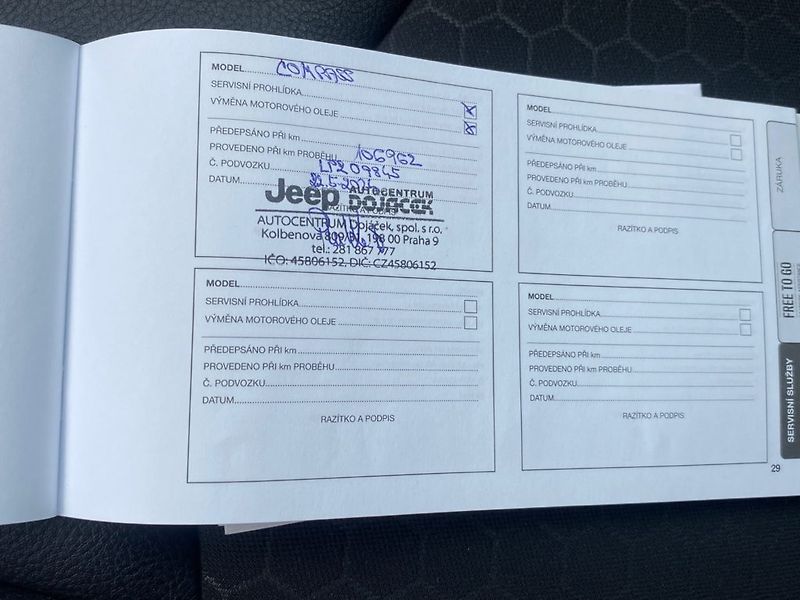 Jeep Compass (2020) 1,3 Turbo (96kW) 130K Man. - fotka 33 z 33