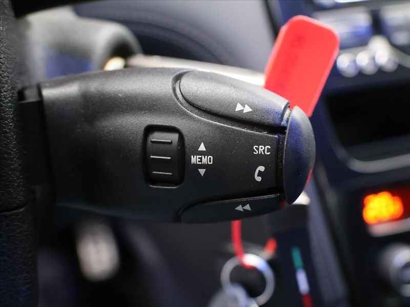 Peugeot RCZ 1,6 16V 147kW Allure Navi - fotka 17 z 32