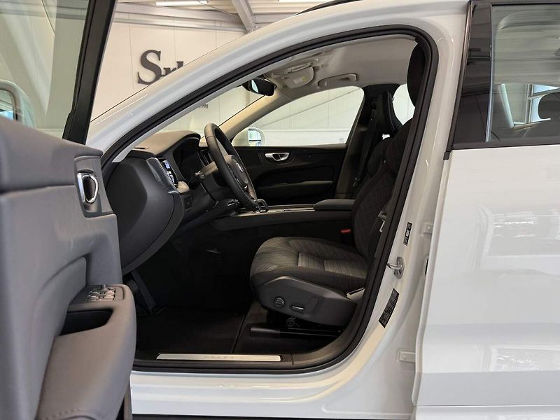 Volvo XC60 (2026) B5 2.0L 250+14 HPAT8 AWD CORE - fotka 15 z 22