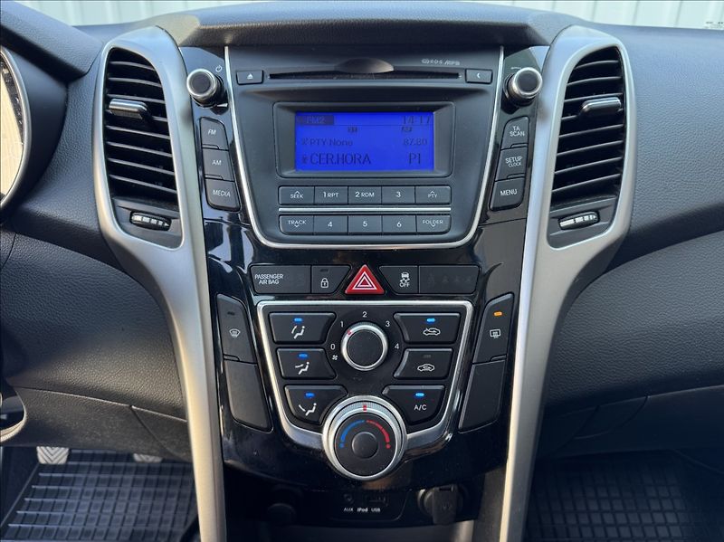 Hyundai i30 1,4 i 73kW ALU klima původ ČR - fotka 36 z 50