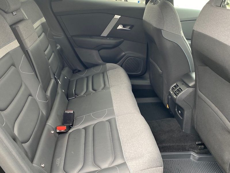 Citroën C4 (2022) 1,2 (114kW) Aut  BA - fotka 8 z 38
