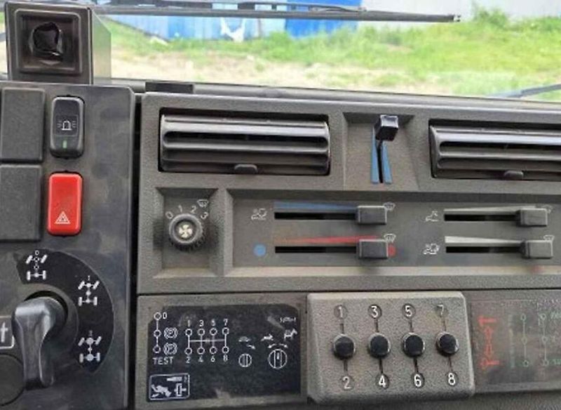 Mercedes-Benz Unimog U 1400.