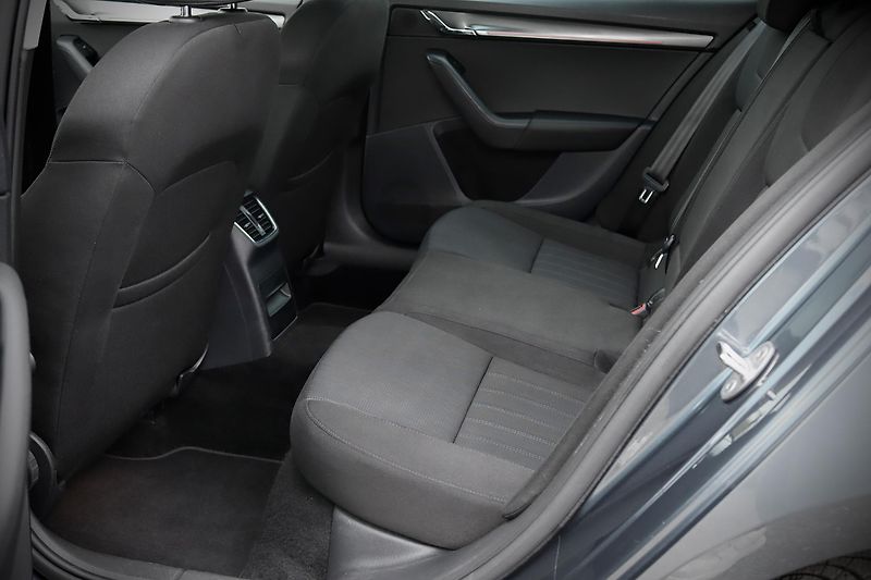 Škoda Octavia 3 FL Combi 1.5 TSI 110 kW DSG - fotka 16 z 39