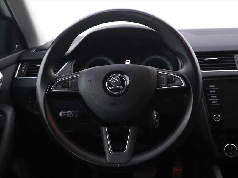 Škoda Octavia 1,5 TSI 110kW DSG Style LED - fotka 16 z 29