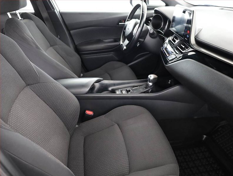 Toyota C-HR (2017) 1.8 Hybrid, Automat - fotka 7 z 18