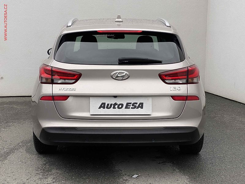 Hyundai i30 (2020) 1.4 i, 1.maj,ČR, servis - fotka 5 z 20
