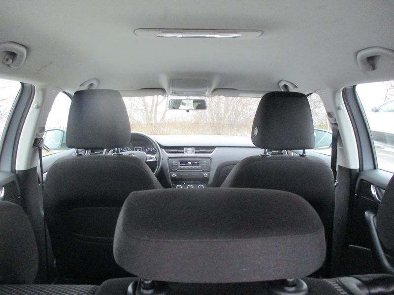 Škoda Octavia 1.2 TSi AMB*SERVIS*L+Z PNEU - fotka 30 z 40