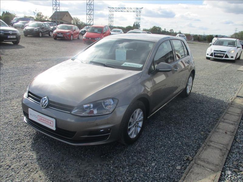 Volkswagen Golf 1,2 TSi,aut.klima.serv.kn. - fotka 3 z 39