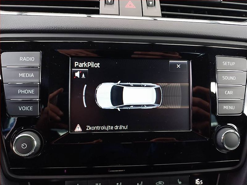 Škoda Octavia (2014) 2.0 TDI, Automat, Serv.kniha - fotka 16 z 18